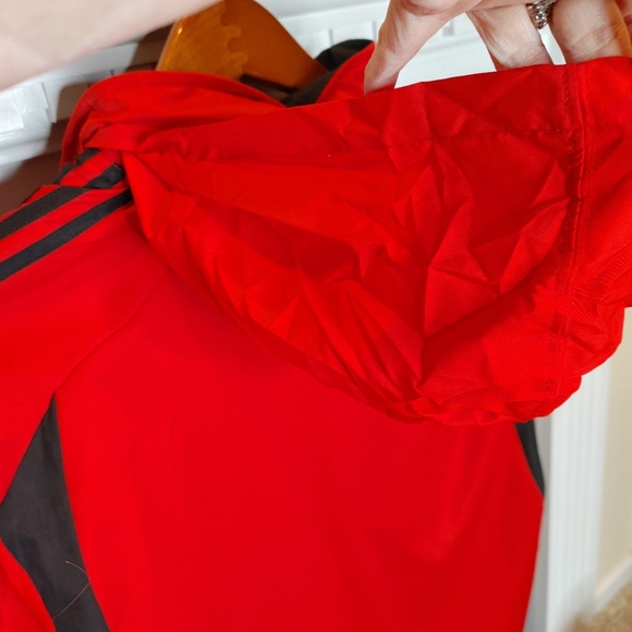 ADIDAS MENS DRIVE 2 WINDBREAKER FULL FRONT ZIP JACKET WITH STOWAWAY HOOD, RED M - Picture 7 of 14